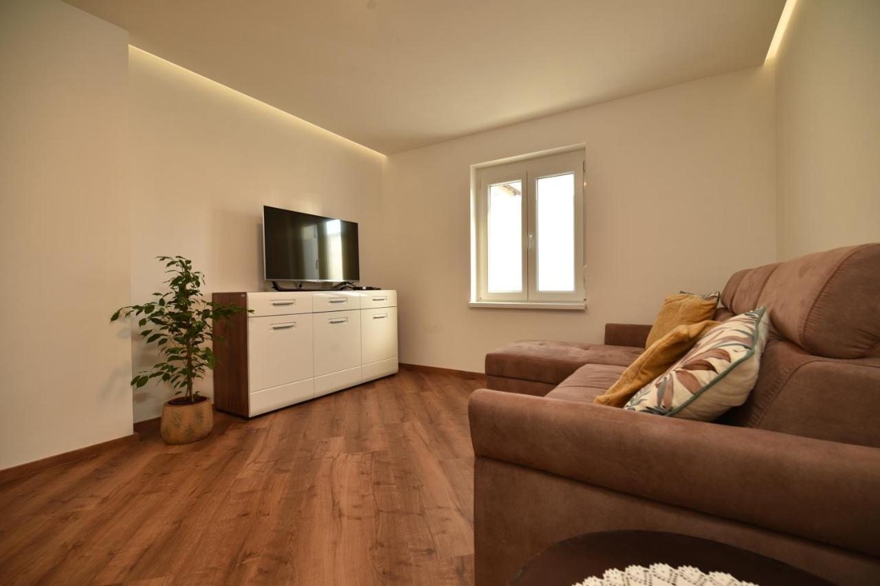 Sedami Apartment Марибор Екстериор снимка