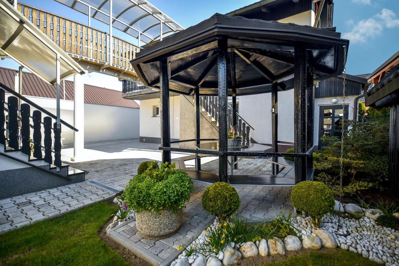 Sedami Apartment Марибор Екстериор снимка
